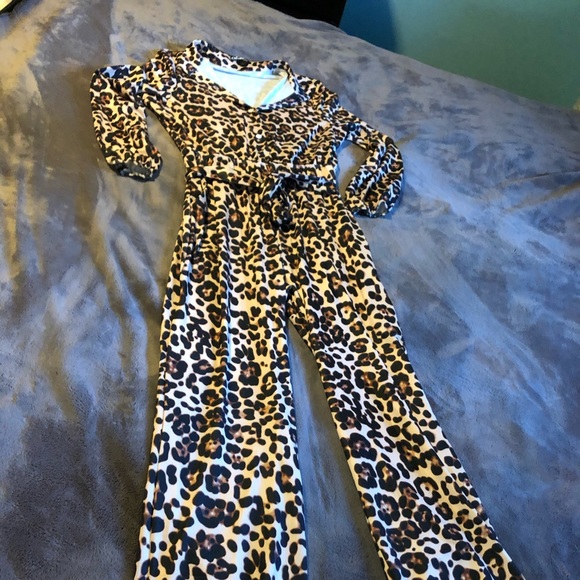 Leopard Print Jumpsuit - Picture 5 of 5